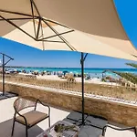 Nella Oda ve Kahvaltı 3*