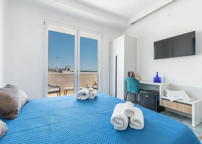 לינה וארוחת בוקר Nella 3*